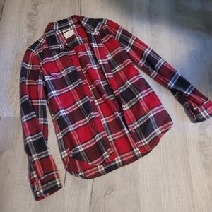 American Eagle Flannel Plaid- Red, White, And Navy.